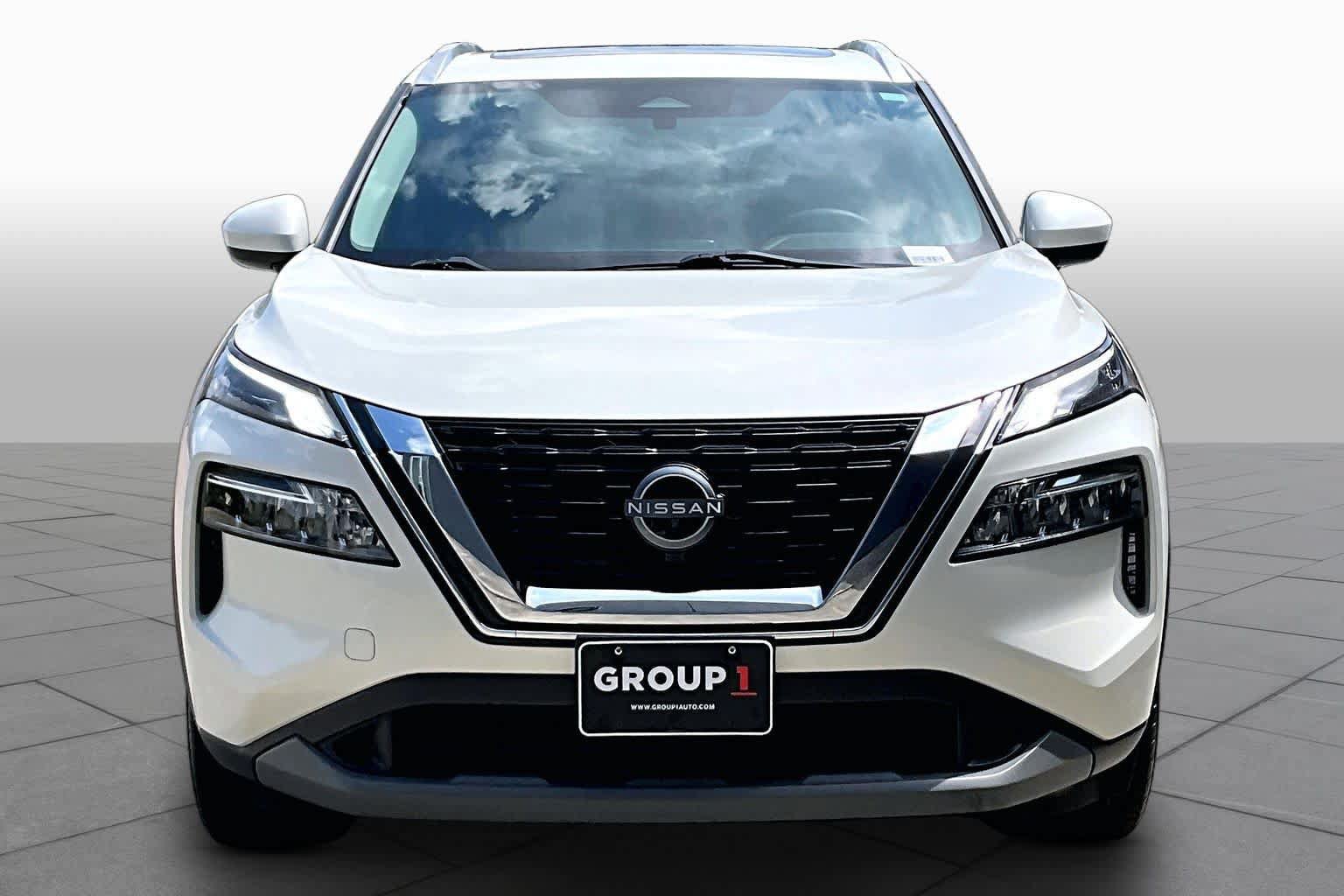 Used 2023 Nissan Rogue SV w/ SV Premium B Package FWD image 4