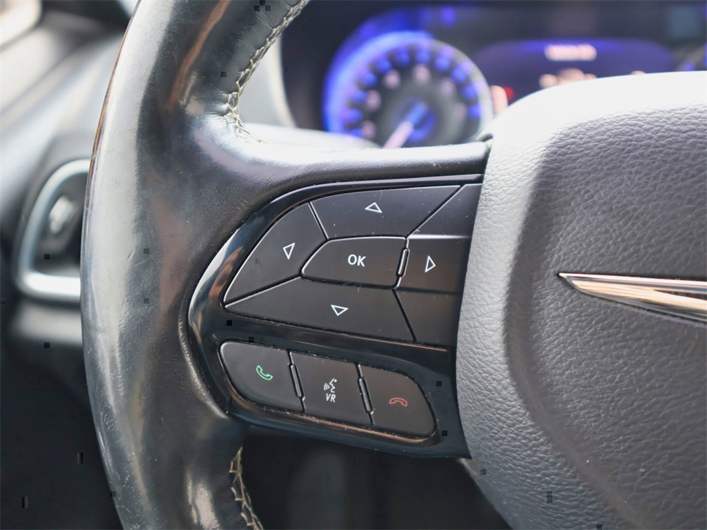 Used 2019 Chrysler Pacifica Touring-L Plus w/ S Appearance Package image 28