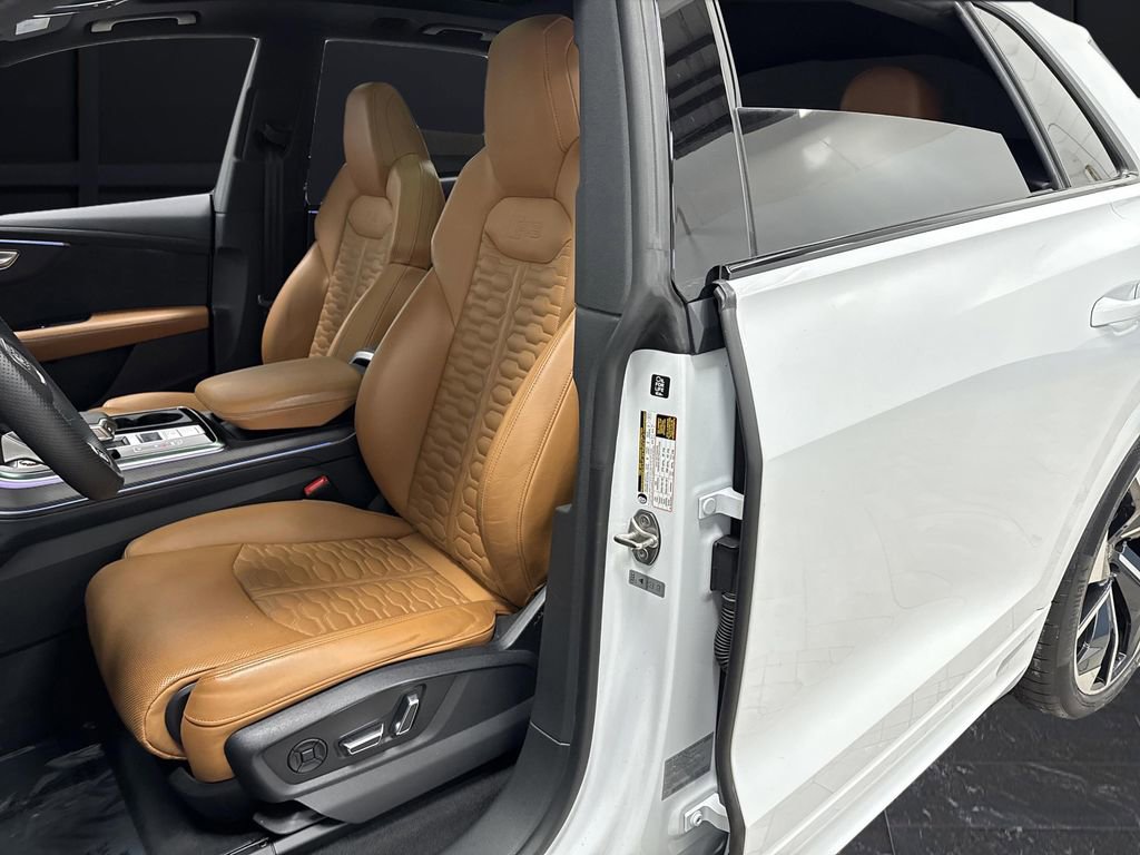 Used 2023 Audi RS Q8 w/ Black Optic Package image 4