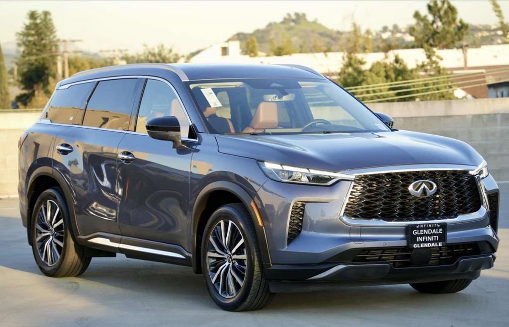Certified 2025 INFINITI QX60 Sensory AWD/4WD image 2