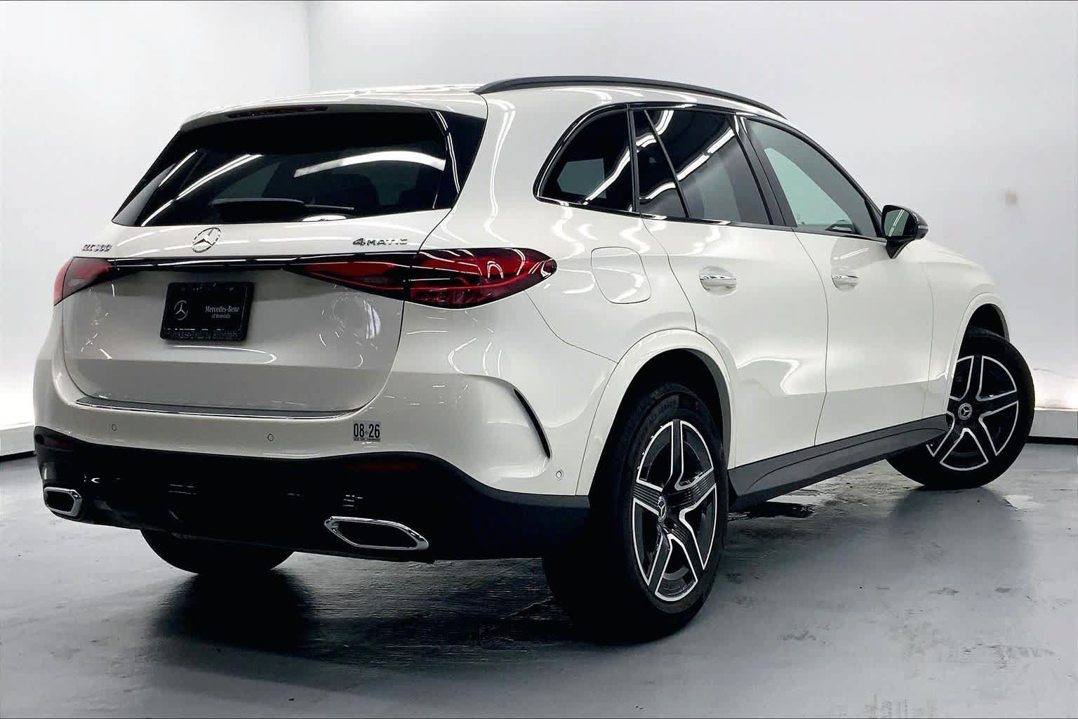 Used 2023 Mercedes-Benz GLC 300 4MATIC image 4