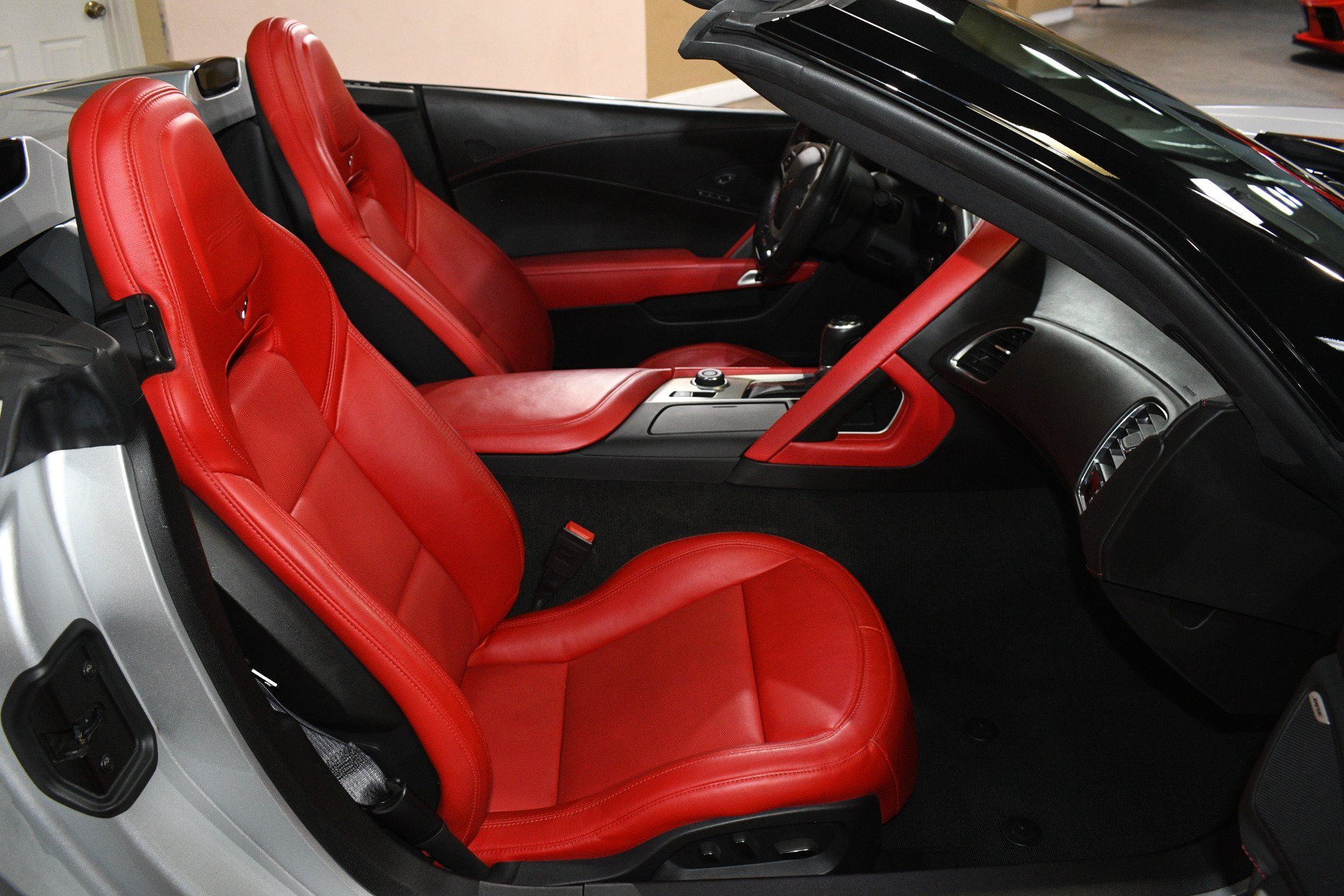 Used 2015 Chevrolet Corvette Z06 w/ 3LZ Preferred Equipment Group RWD image 50