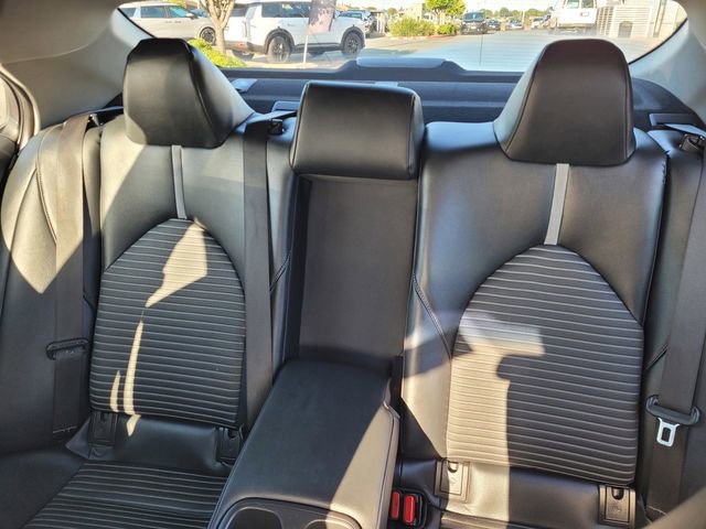 Used 2018 Toyota Camry SE FWD image 10