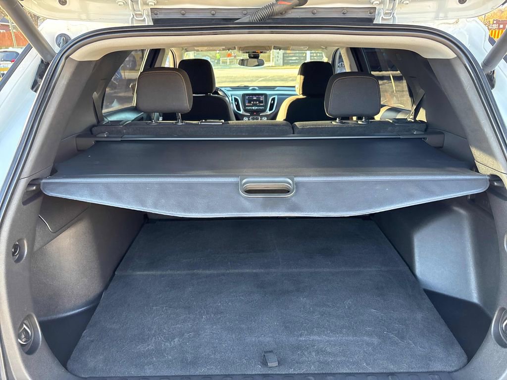 Used 2021 Chevrolet Equinox LT w/ Driver Convenience Package image 44