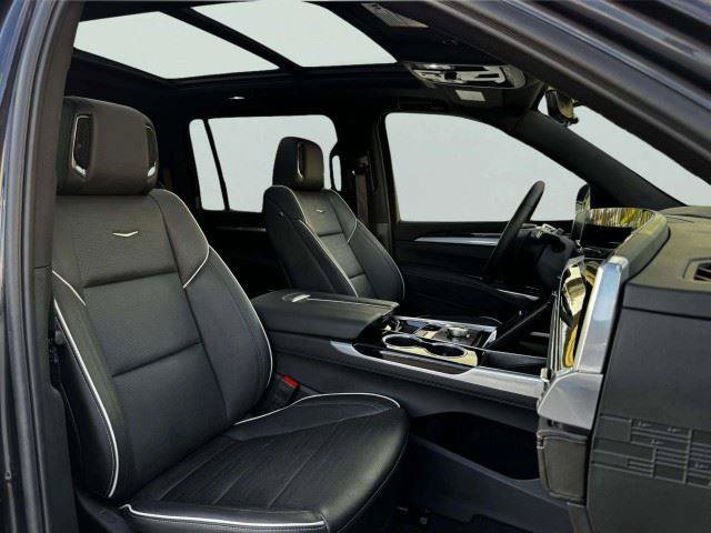 Used 2025 Cadillac Escalade ESV Sport w/ Touring Package AWD/4WD image 52