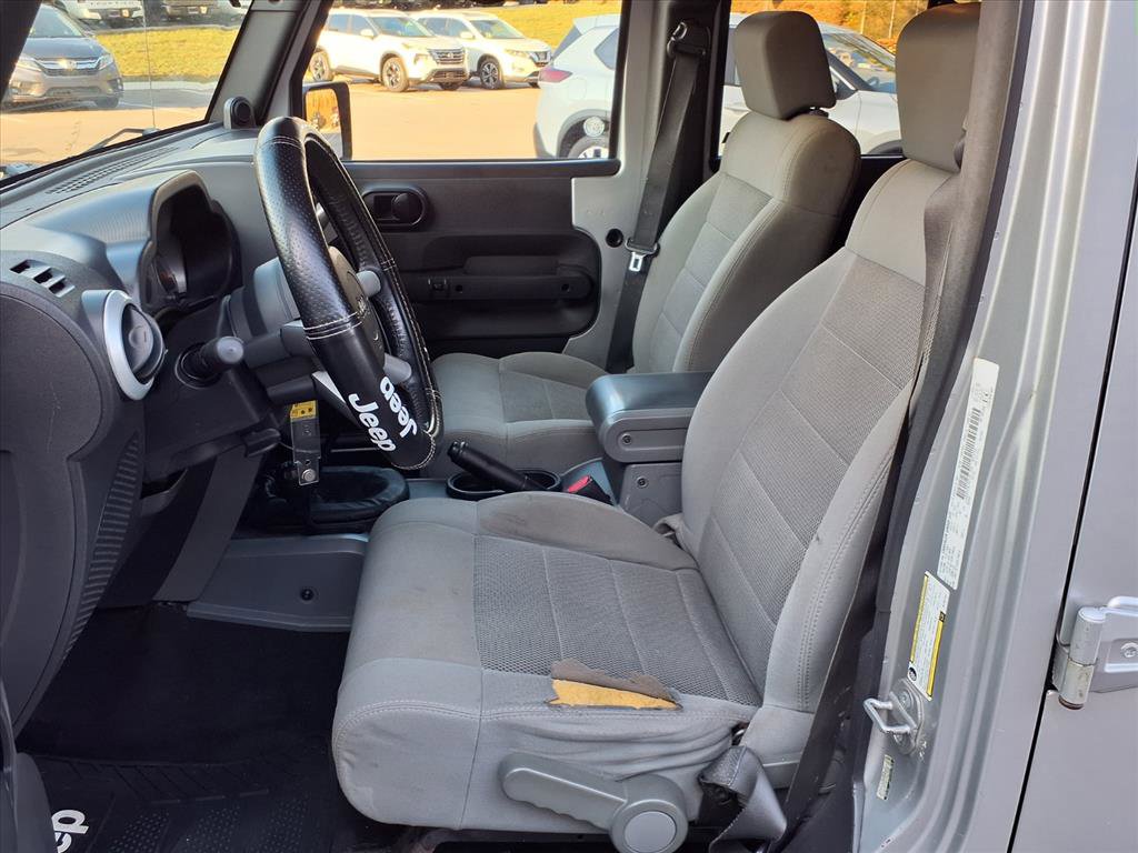 Used 2009 Jeep Wrangler Unlimited Sahara w/ Dual Top Group image 13