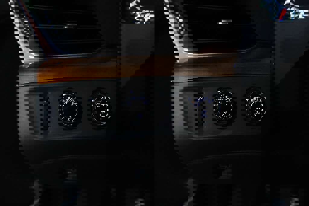 Used 2017 Cadillac Escalade ESV Premium Luxury image 39