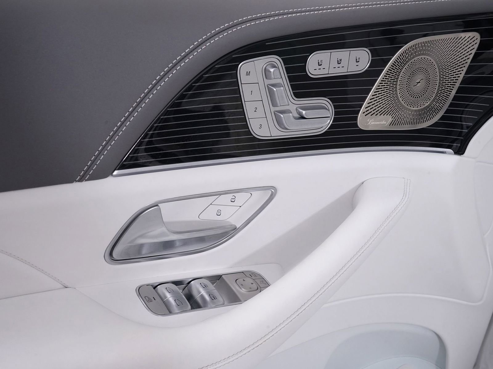 Used 2022 Mercedes-Benz Maybach GLS 600 4MATIC image 32