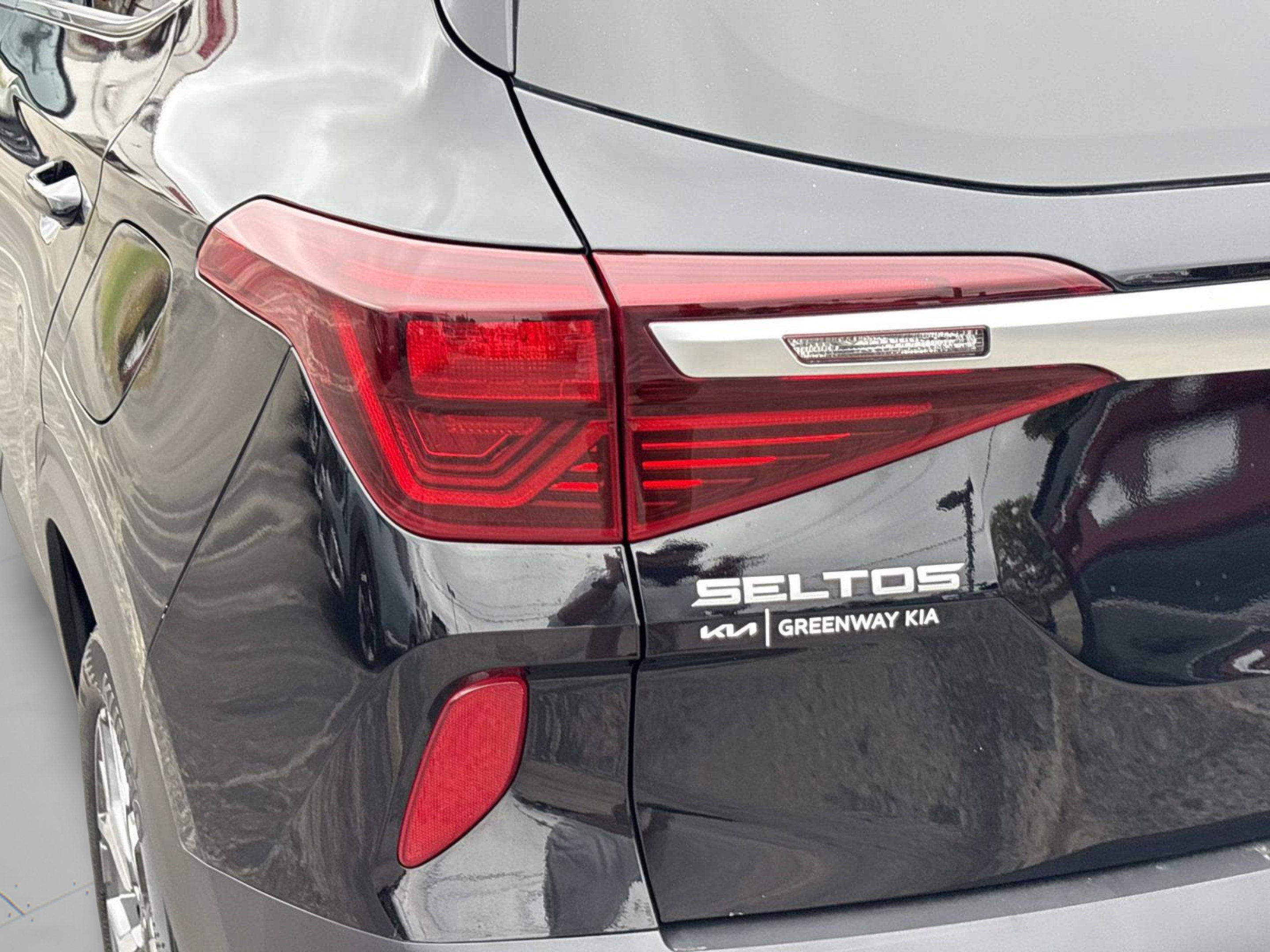 Used 2023 Kia Seltos EX AWD/4WD image 12