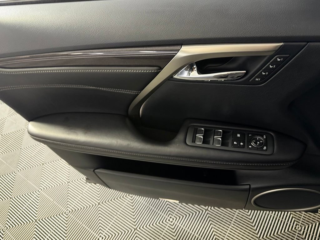 Used 2020 Lexus RX 350L Luxury w/ Accessory Package FWD image 20