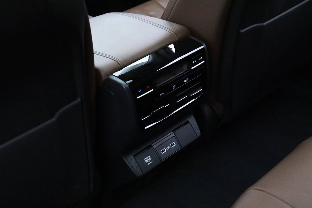 Certified 2023 Acura MDX SH-AWD w/ Technology Package image 11