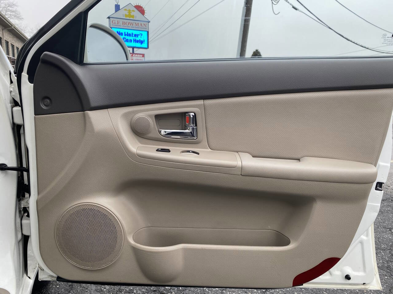 Used 2008 Kia Spectra EX image 16