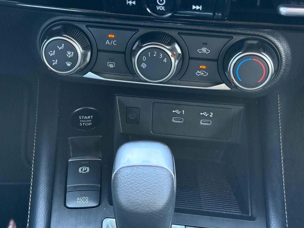 Used 2025 Nissan Kicks SV AWD/4WD image 25