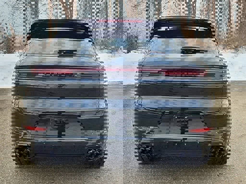 Used 2025 Porsche Cayenne S image 6