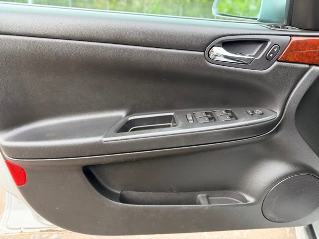 Used 2010 Chevrolet Impala LS FWD image 12