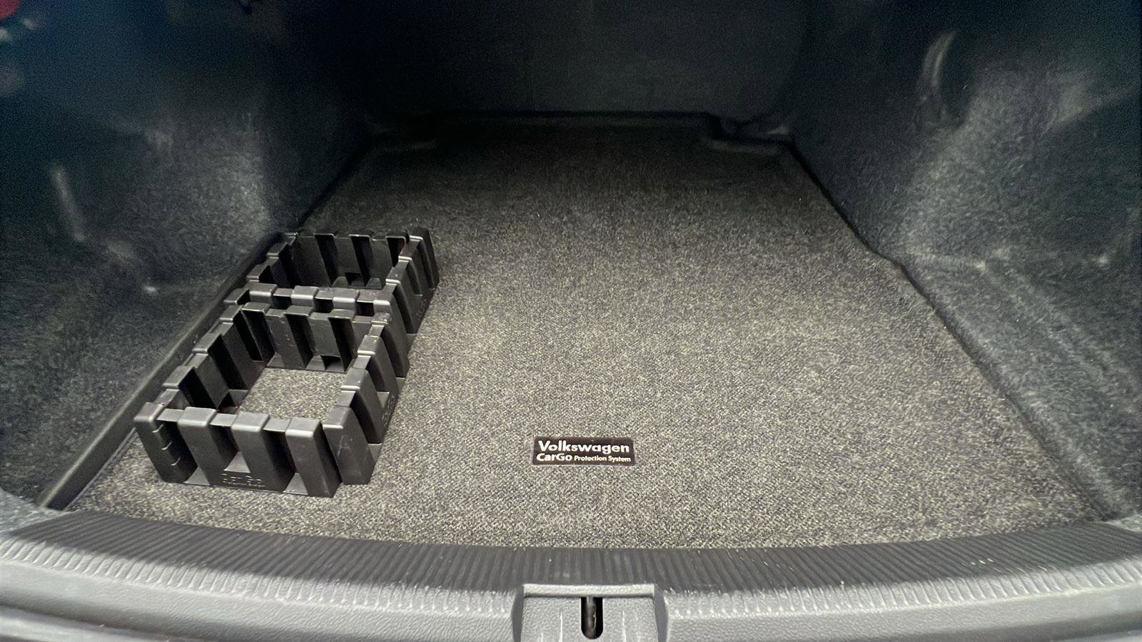 Used 2017 Volkswagen Passat 1.8T R-Line w/ R-Line Lighting Package image 16