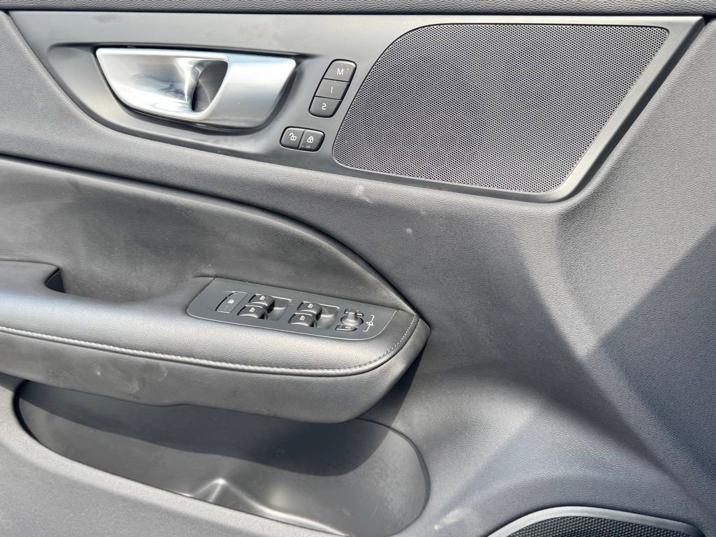 Used 2024 Volvo S60 B5 Core image 17