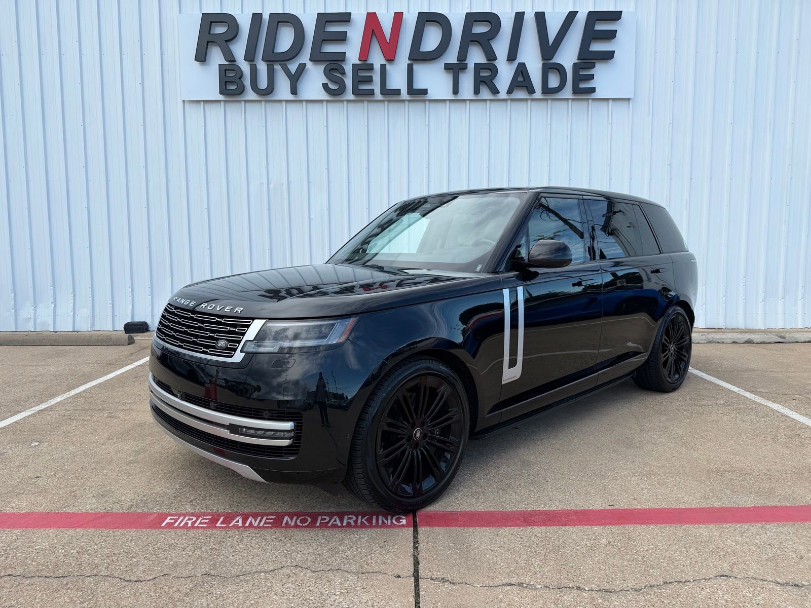 Used 2023 Land Rover Range Rover Long Wheelbase Autobiography AWD/4WD image 1