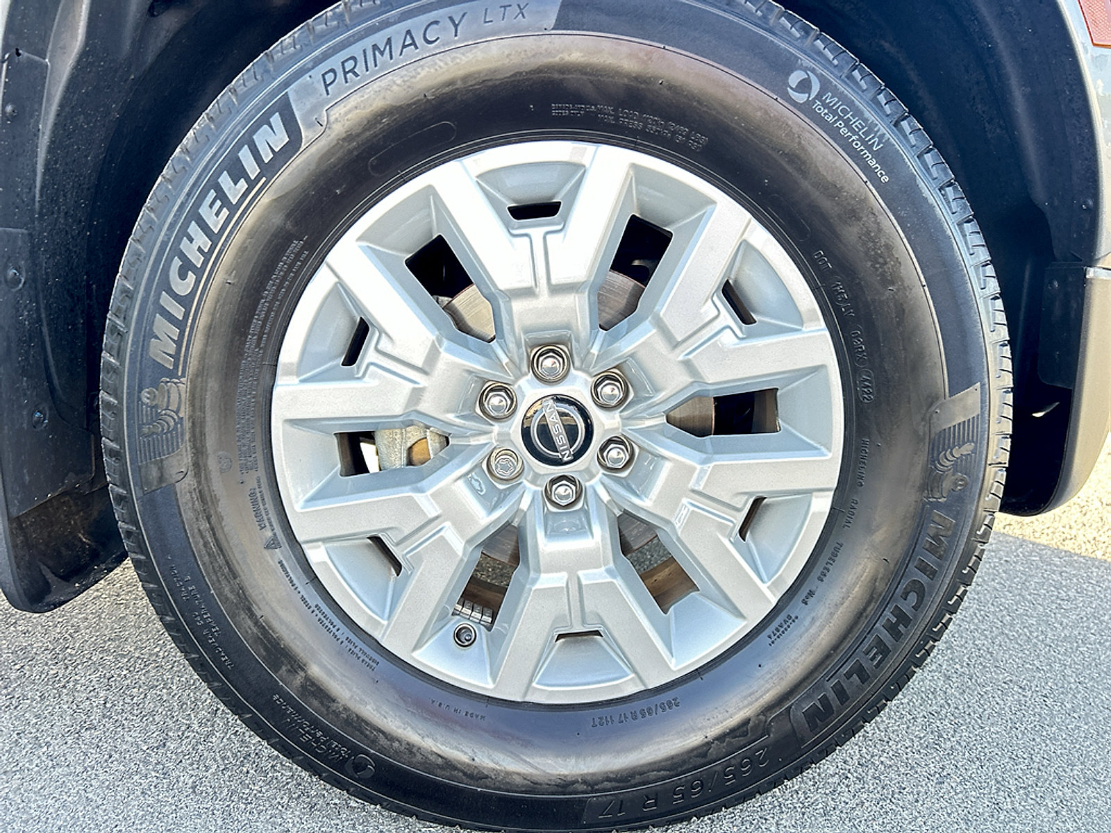Used 2023 Nissan Frontier SV w/ Tow Package RWD image 9