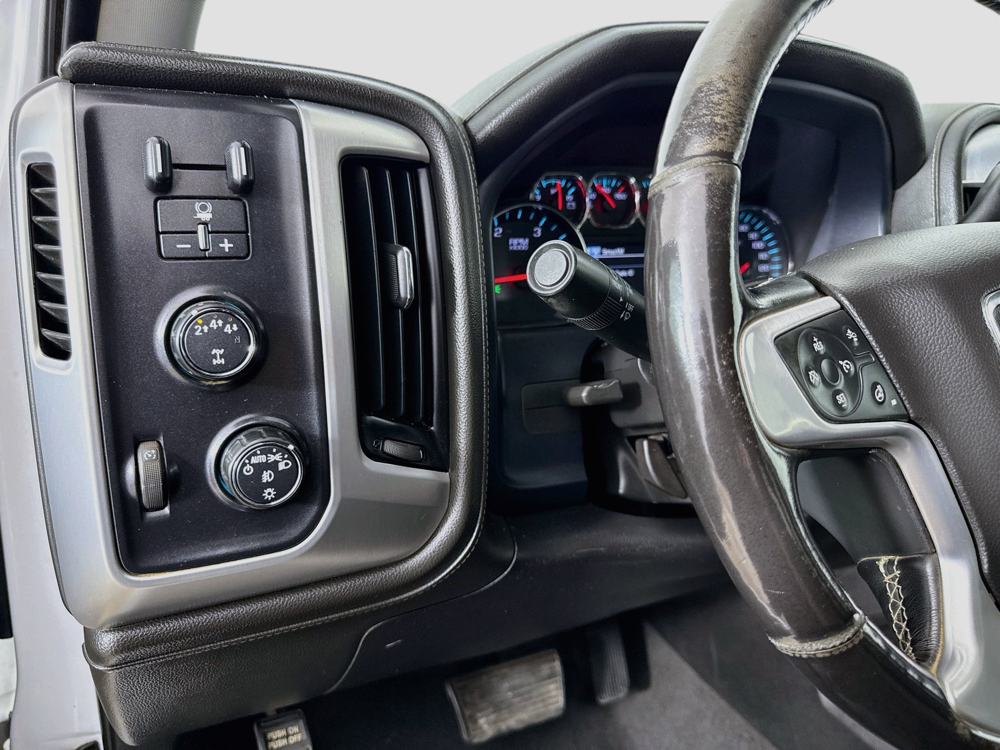 Used 2019 GMC Sierra 2500 SLT w/ Duramax Plus Package AWD/4WD image 12