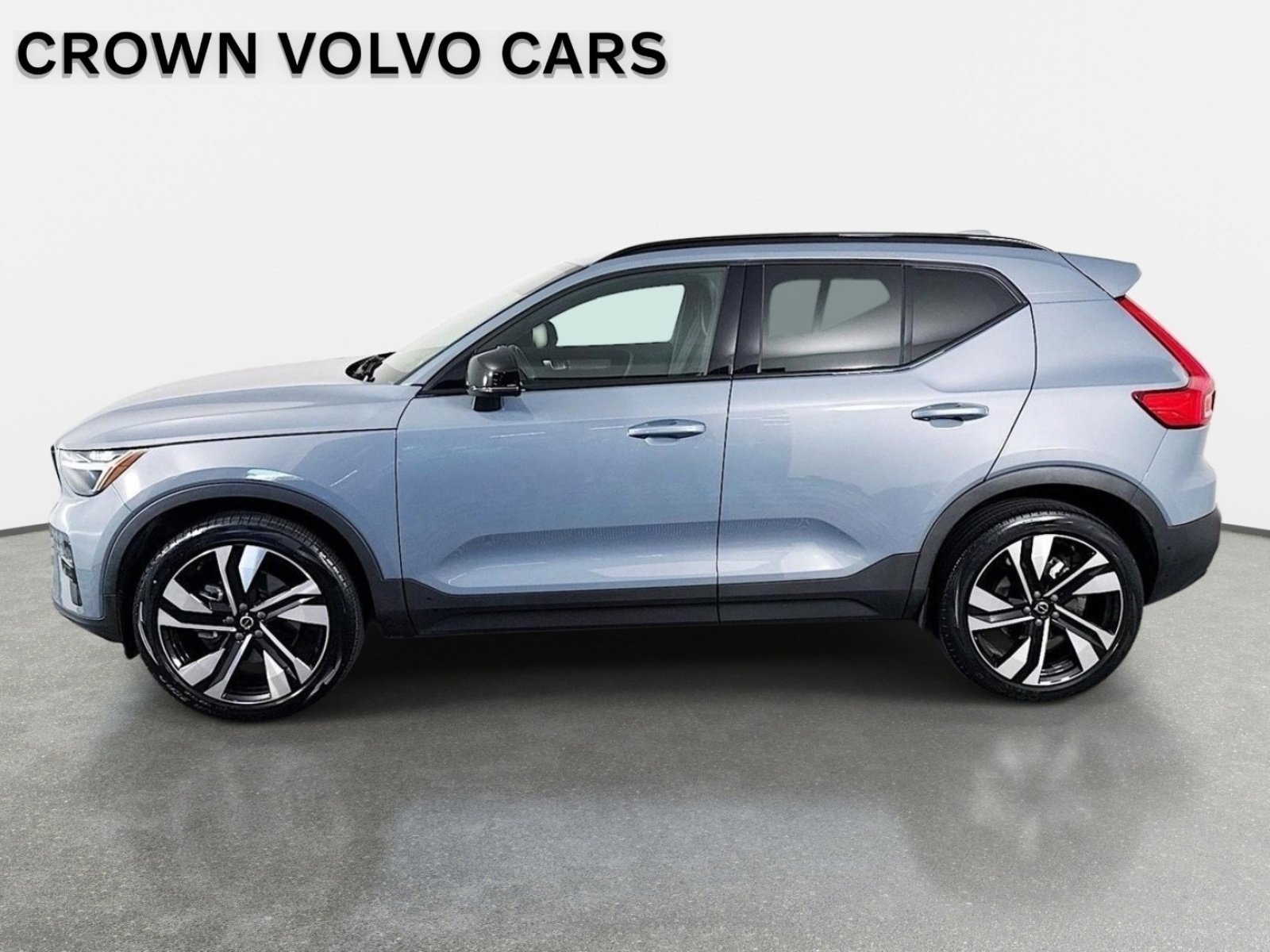 Used 2023 Volvo XC40 B5 Plus w/ Climate Package AWD/4WD image 9