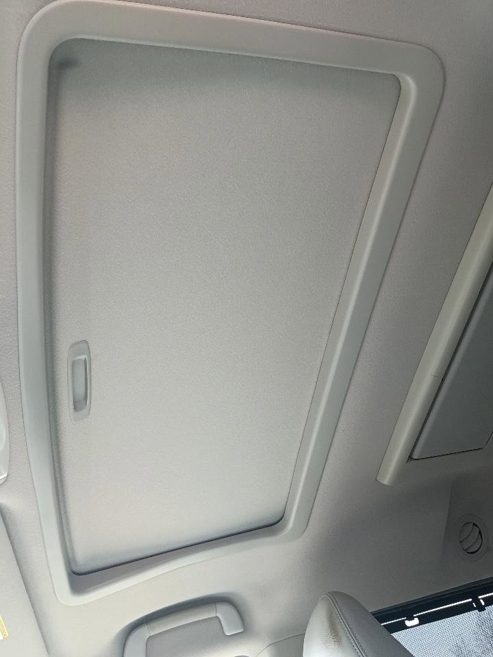 Used 2014 Toyota Sienna XLE w/ Entertainment Package image 40