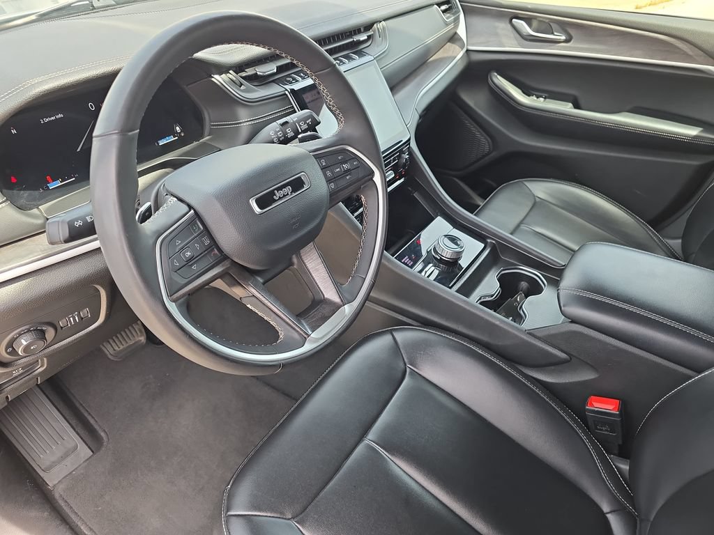 Used 2024 Jeep Grand Cherokee Limited AWD/4WD image 16