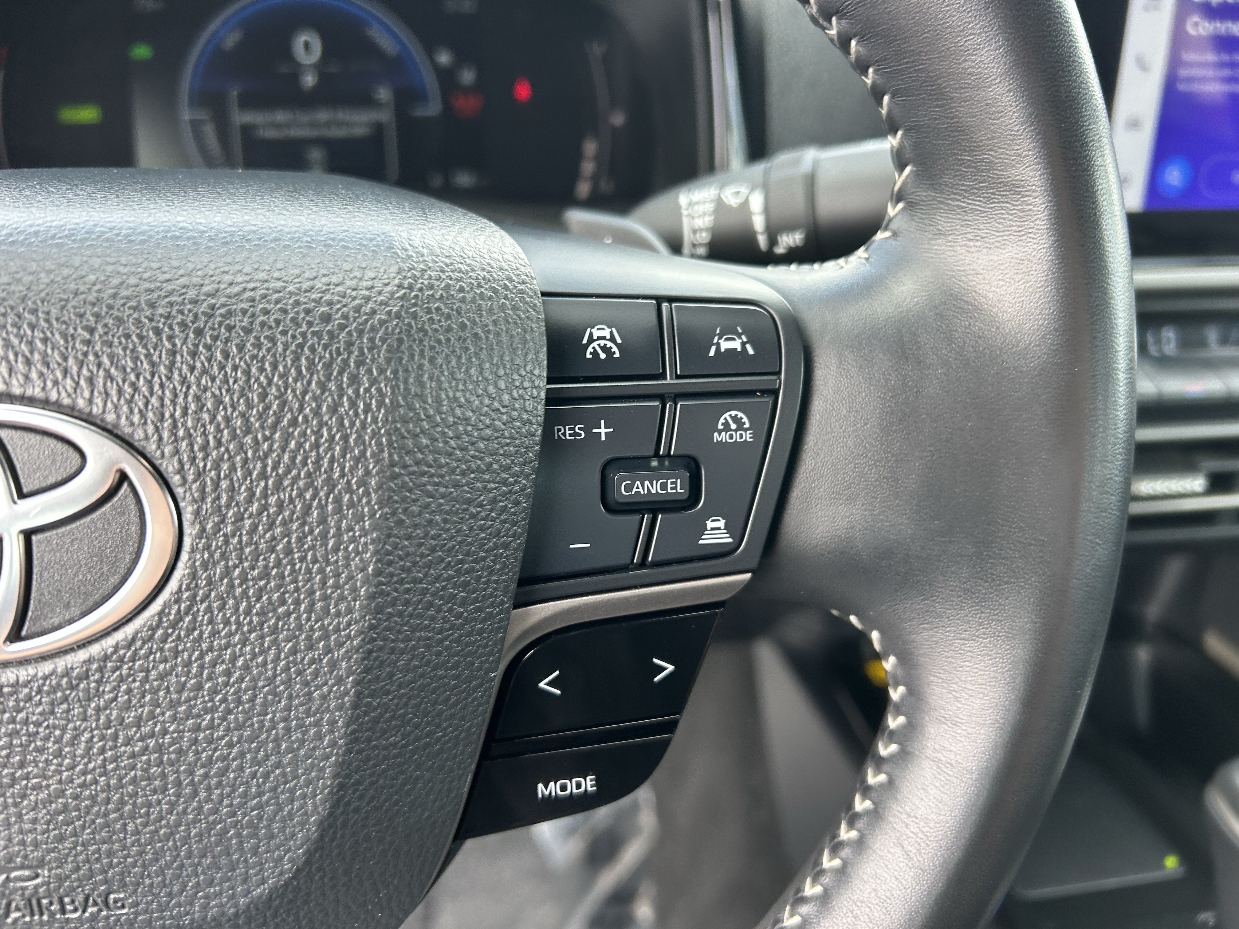 Used 2025 Toyota Camry SE FWD image 26