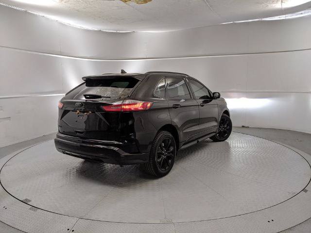 Certified 2023 Ford Edge SE w/ Black Appearance Package AWD/4WD image 3