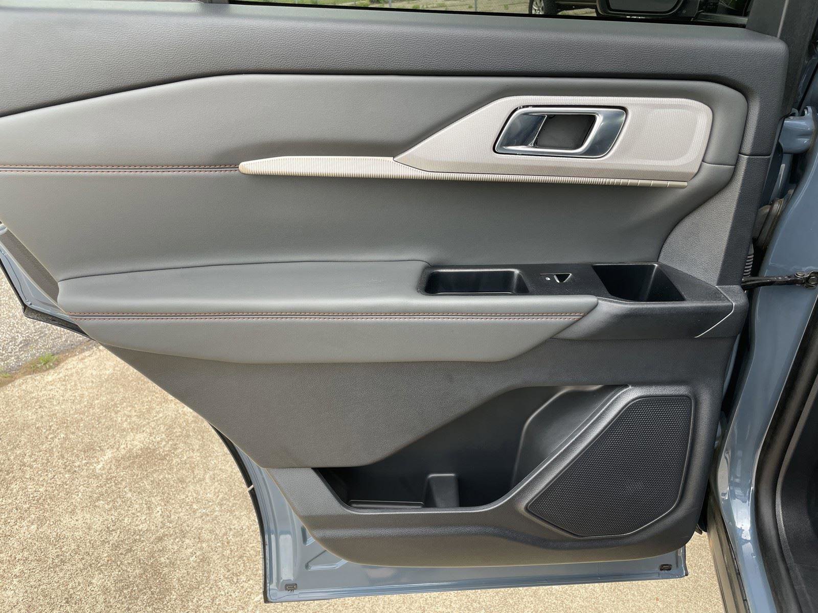 Used 2025 Ford Explorer Active w/ Active Comfort Package image 36