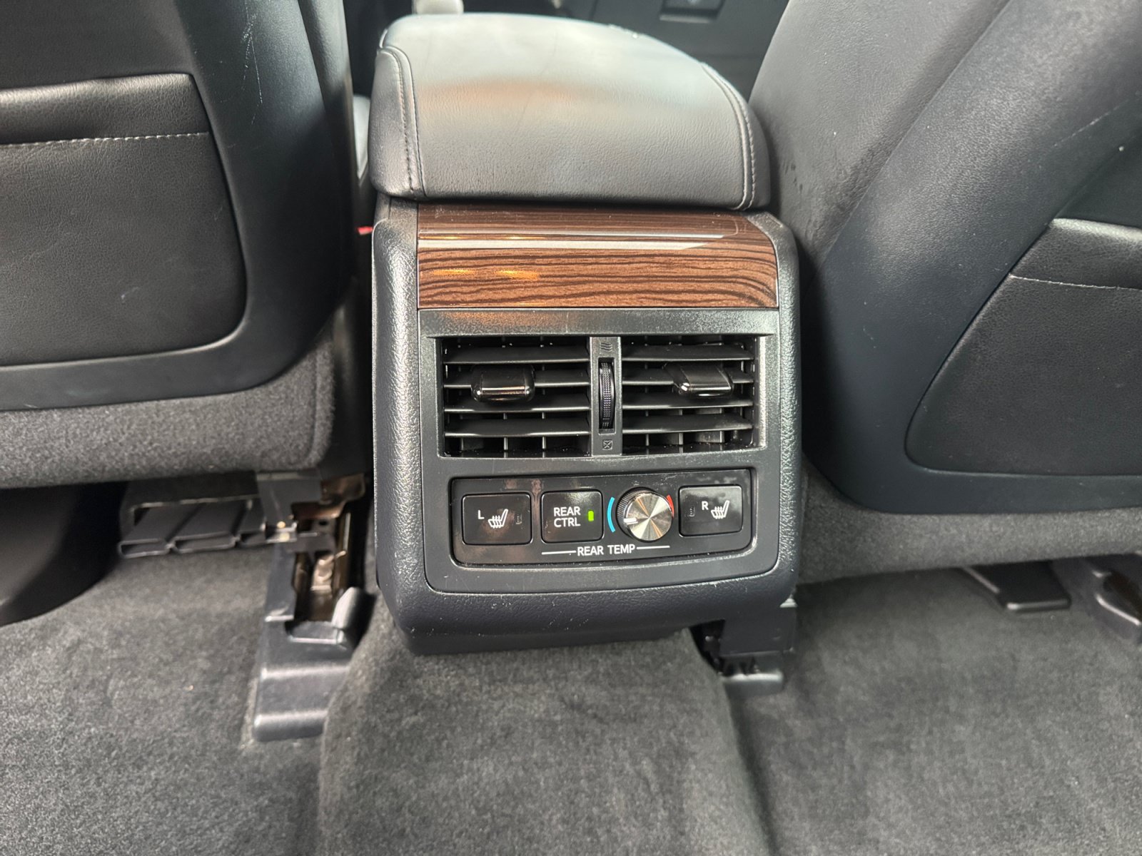 Used 2013 Toyota Avalon Limited FWD image 13