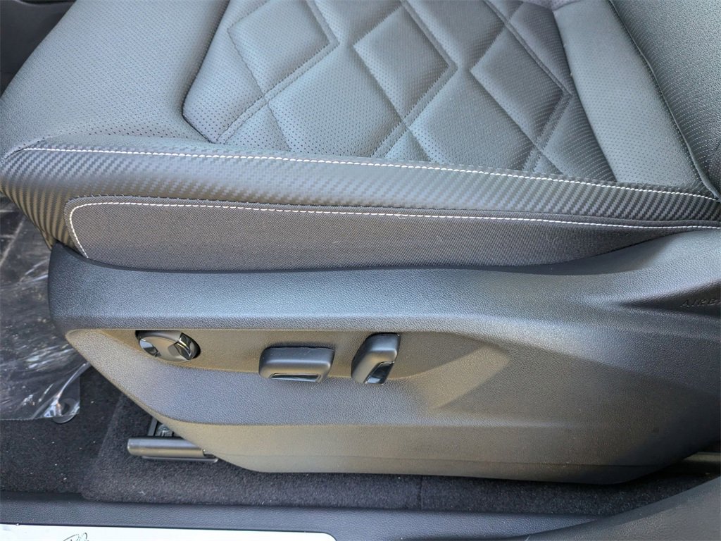 New 2026 Volkswagen Atlas Cross Sport SE image 14