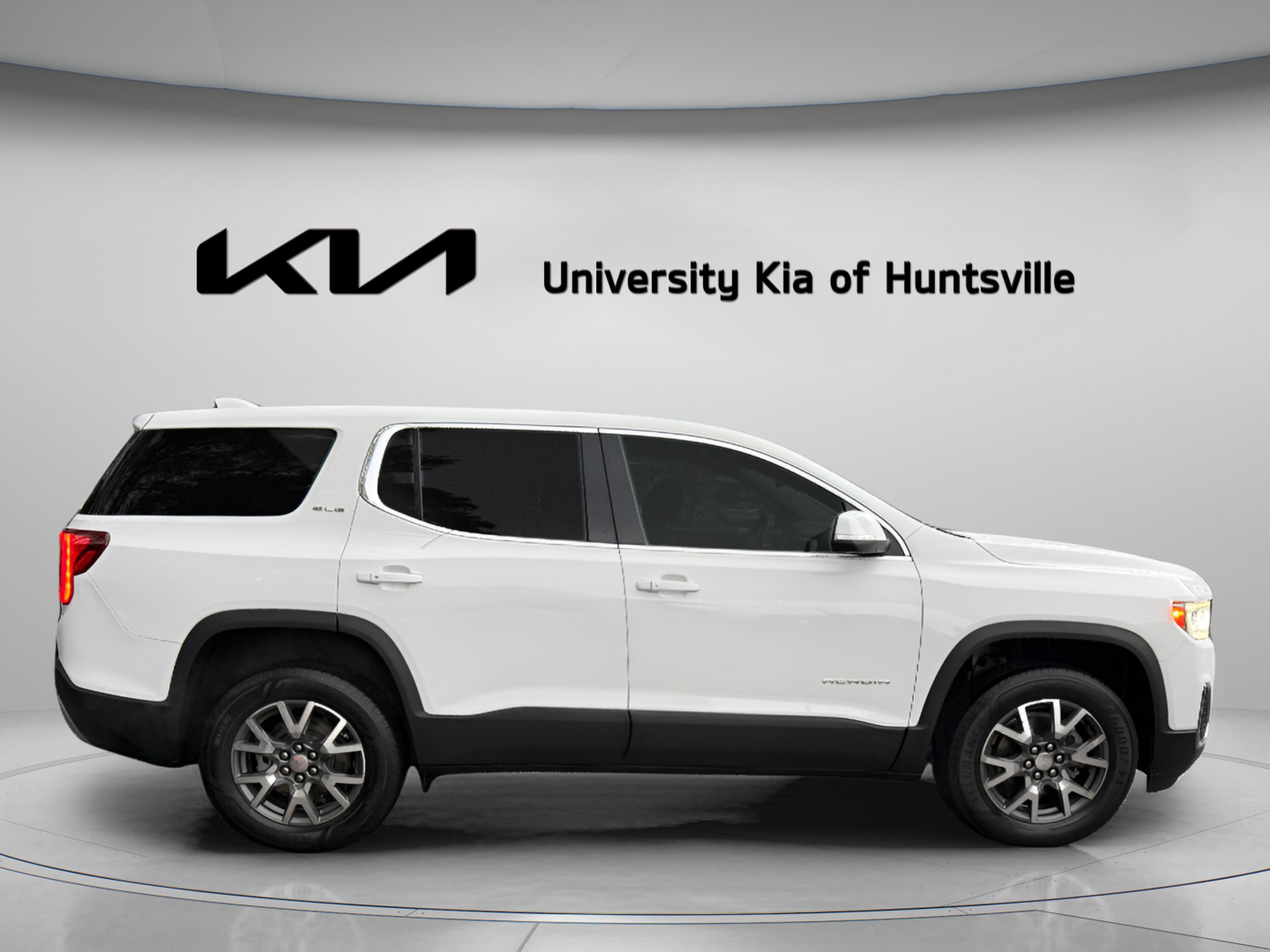 Used 2022 GMC Acadia SLE image 8