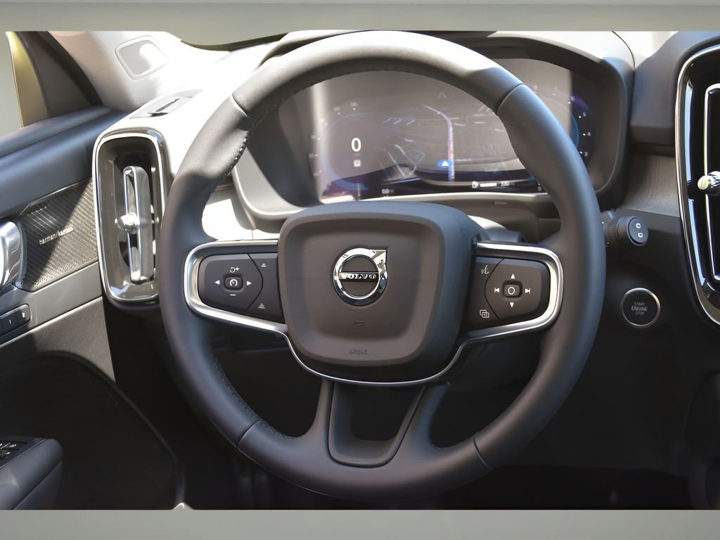 Used 2025 Volvo XC40 B5 Plus w/ Protection Package Premier image 13