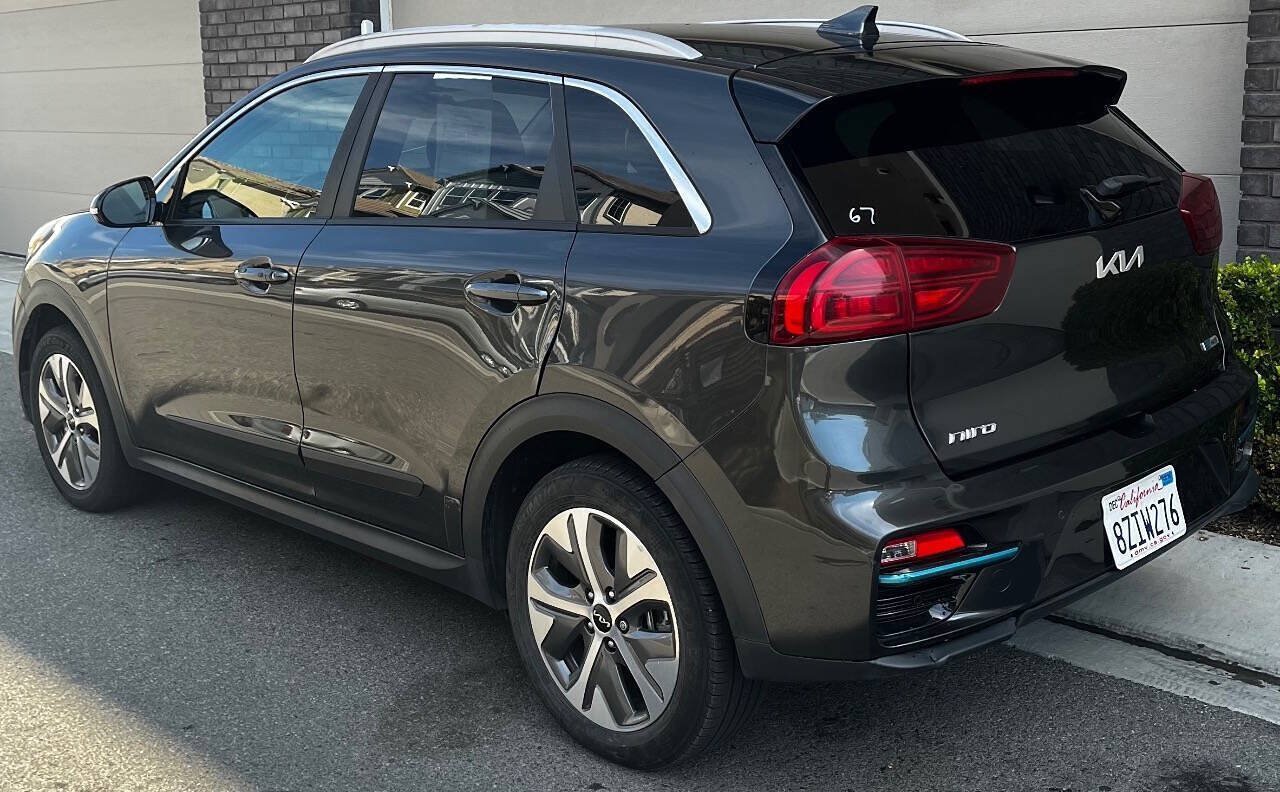 Used 2022 Kia Niro EX Premium FWD image 24