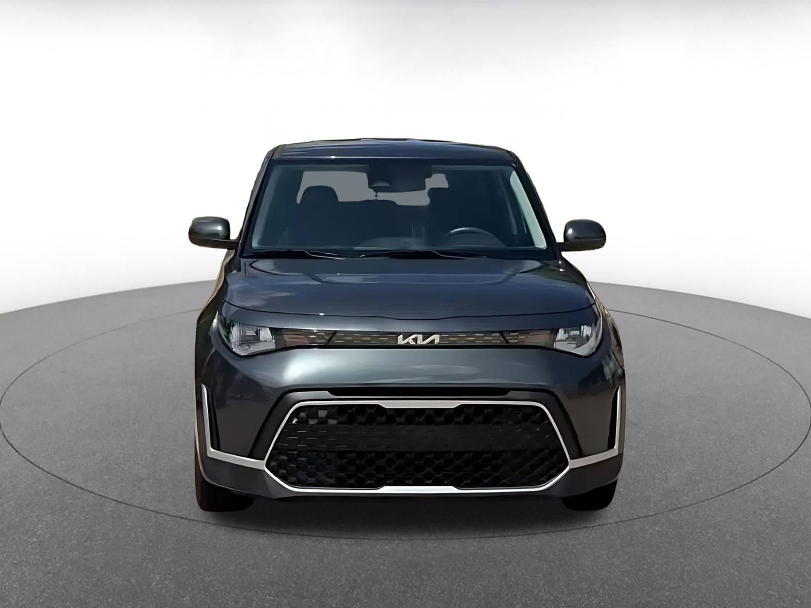 Used 2025 Kia Soul LX w/ LX Technology Package FWD image 4