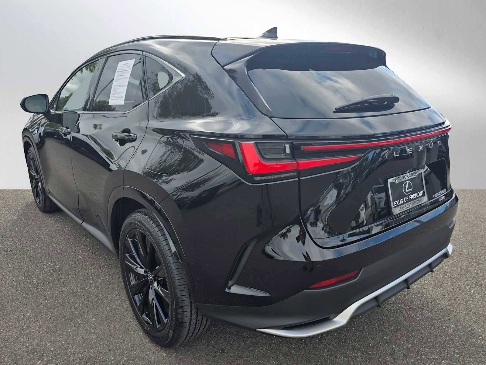 Used 2024 Lexus NX 450h+ F Sport image 5