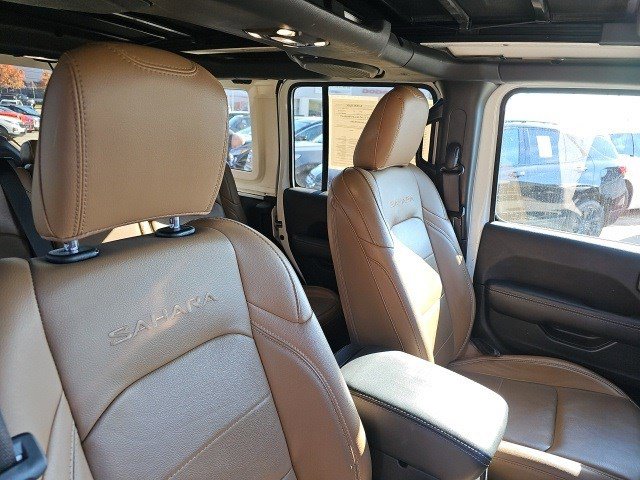 Used 2023 Jeep Wrangler Sahara w/ Cold Weather Group image 12