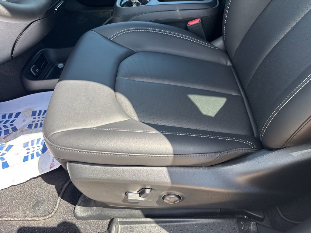 New 2026 Chrysler Voyager LX FWD image 15