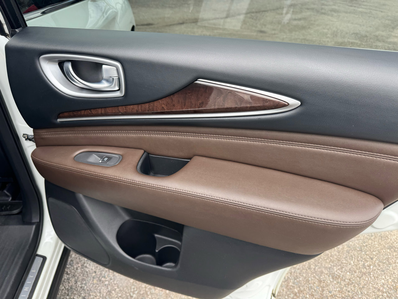 Used 2013 INFINITI JX35 AWD w/ Premium Pkg image 32