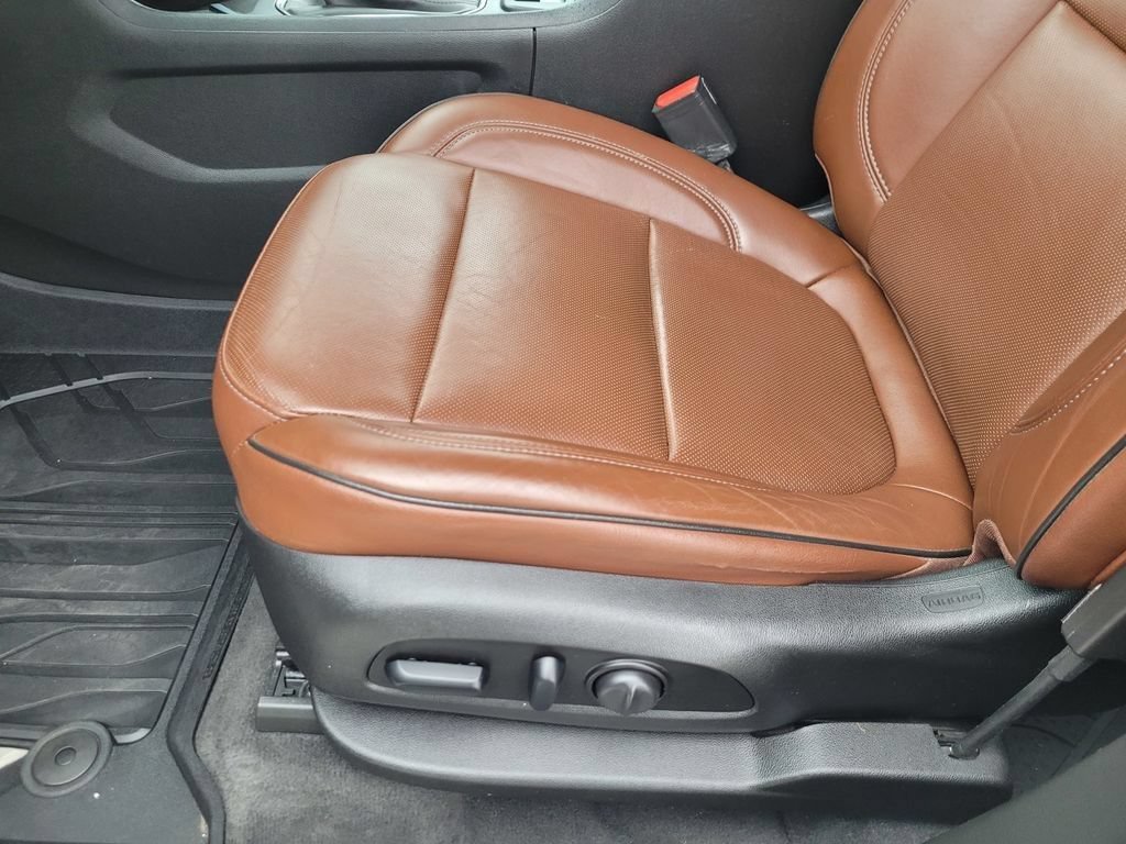 Used 2019 Chevrolet Traverse High Country w/ LPO, Floor Liner Package AWD/4WD image 18