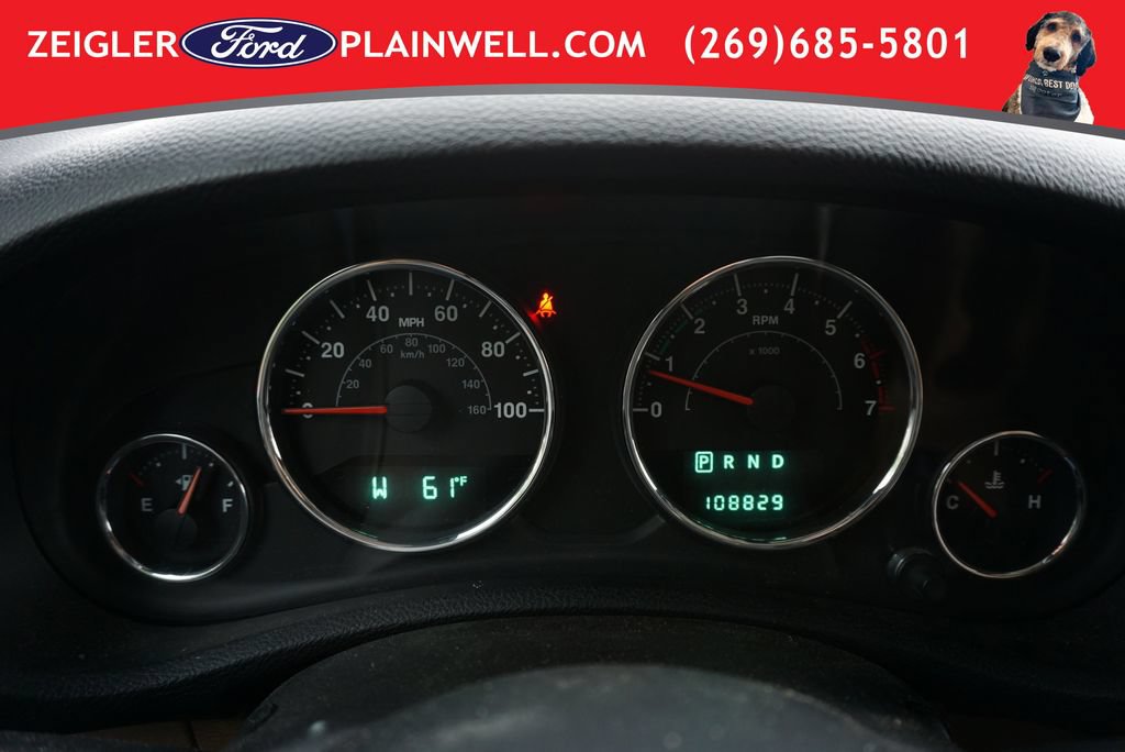 Used 2011 Jeep Wrangler Unlimited Sahara w/ Dual Top Group AWD/4WD image 18