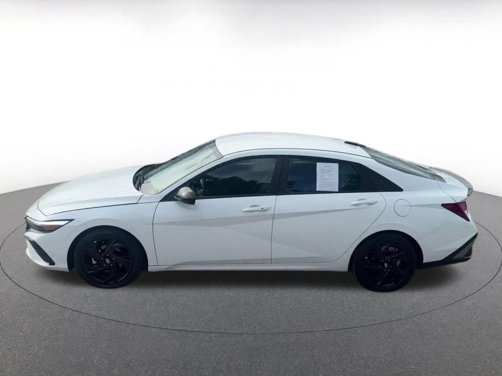 Used 2026 Hyundai Elantra Sport FWD image 7