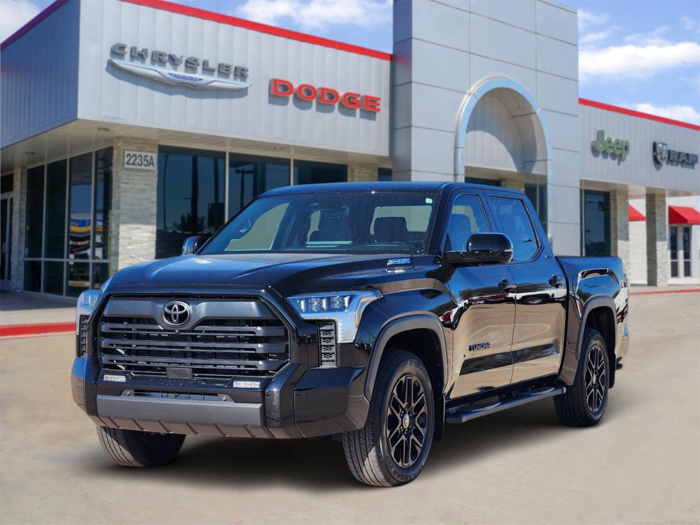 Used 2025 Toyota Tundra Limited image 2