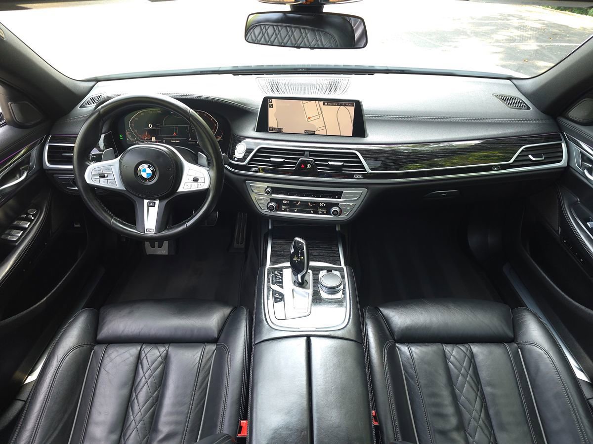 Used 2022 BMW 740i xDrive w/ M Sport Package AWD/4WD image 10