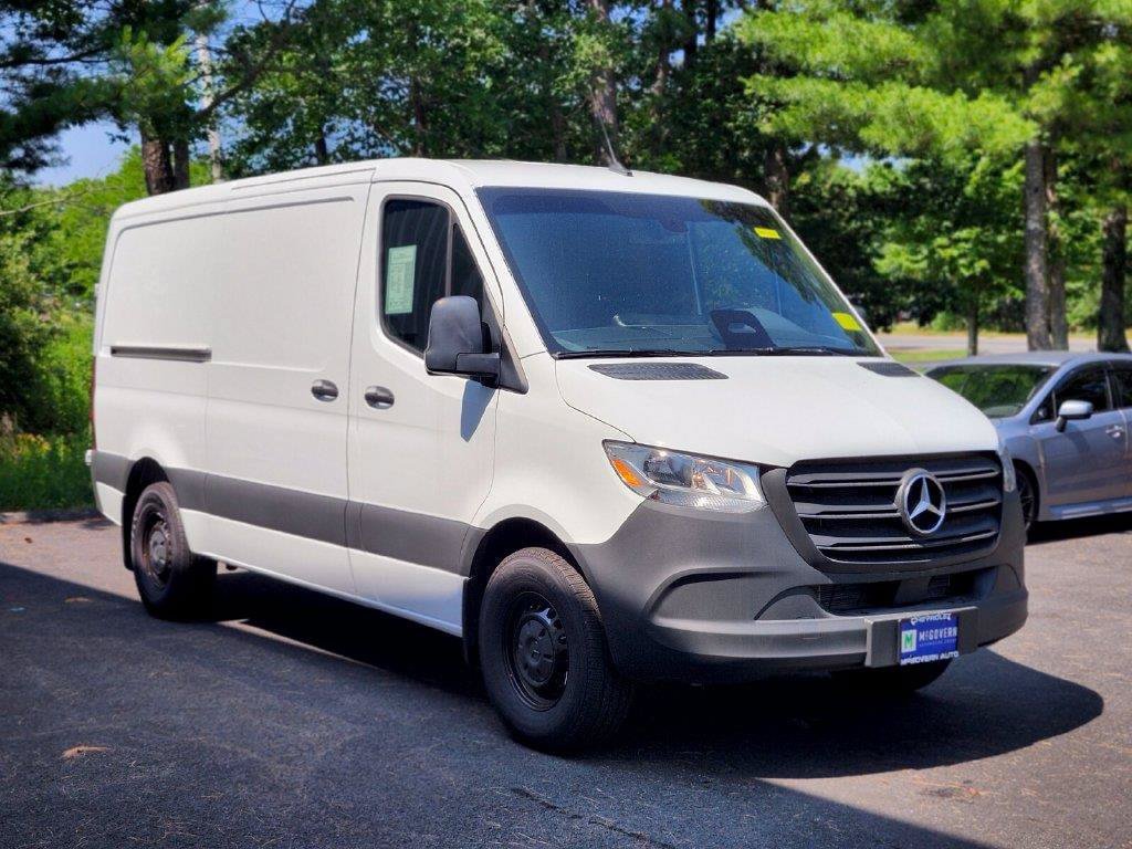 Used 2025 Mercedes-Benz Sprinter 2500 image 7