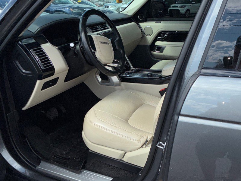 Used 2018 Land Rover Range Rover HSE image 14