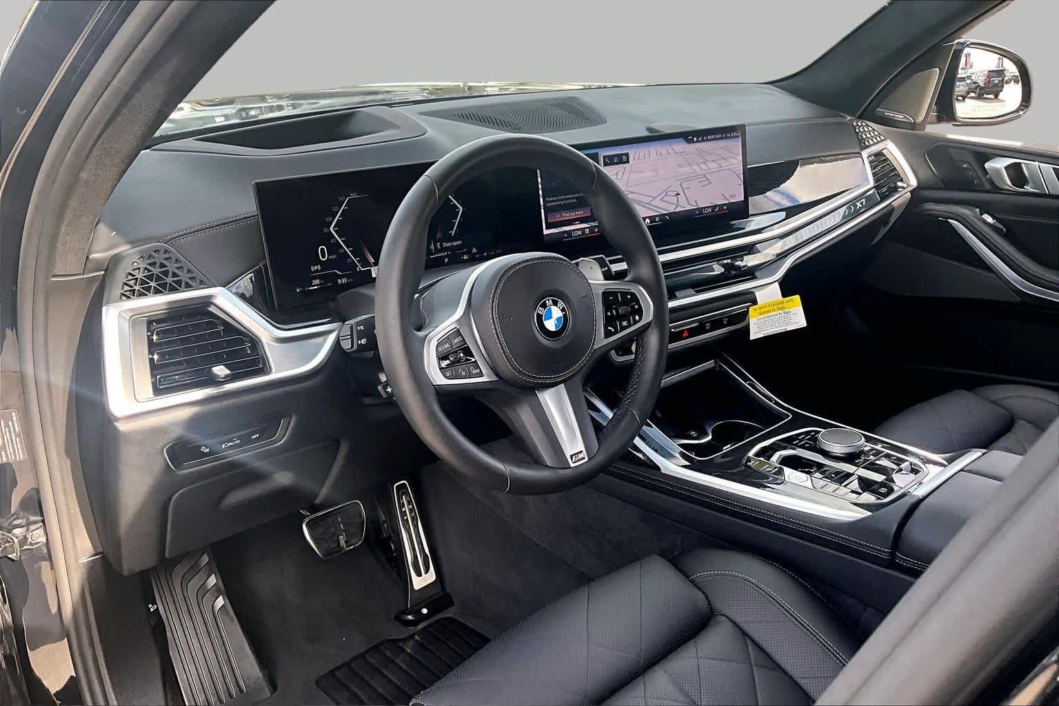 Used 2025 BMW X7 xDrive40i w/ M Sport Package AWD/4WD image 18