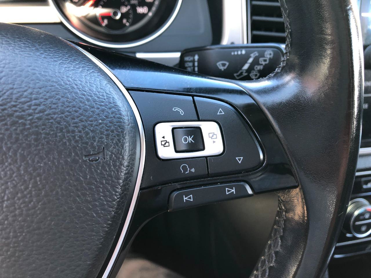 Used 2018 Volkswagen Atlas SEL AWD/4WD image 17