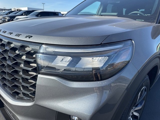 Used 2025 Ford Explorer ST-Line image 24